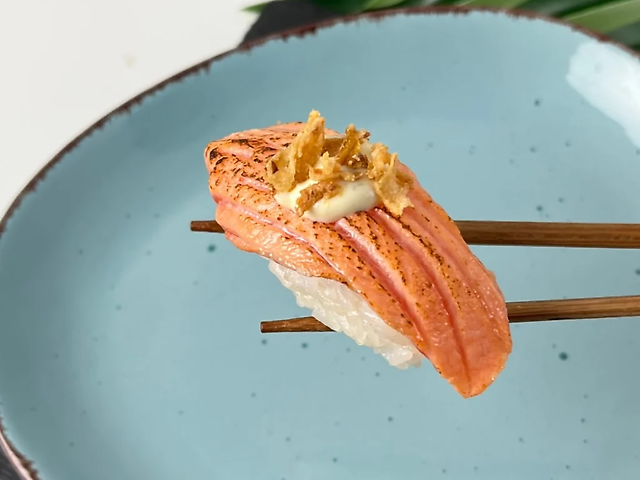 Суші лосось гріль
