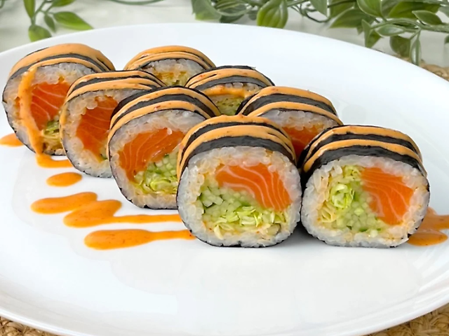 Рол Спайсі лосось