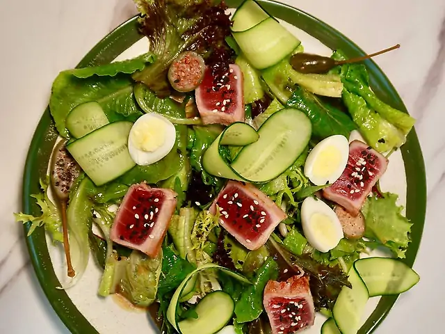 Салат з філе тунця