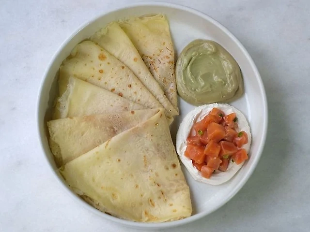 Млинці з лососем