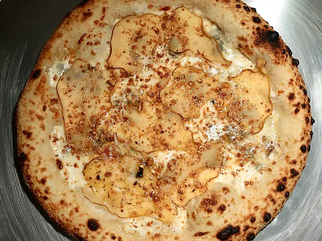 Піца  Груша-горгонзола