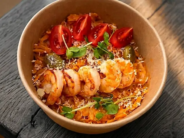 Паста Орзо з креветками та в'яленими томатами