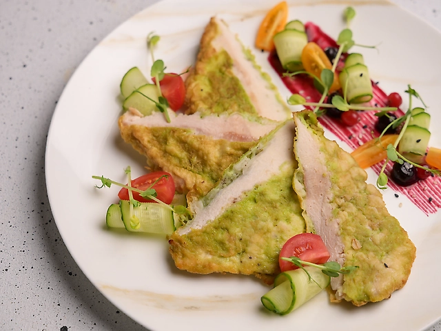 Курячі битки в шпинатному клярі