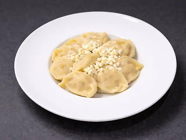 Вареники з солоним домашнім сиром