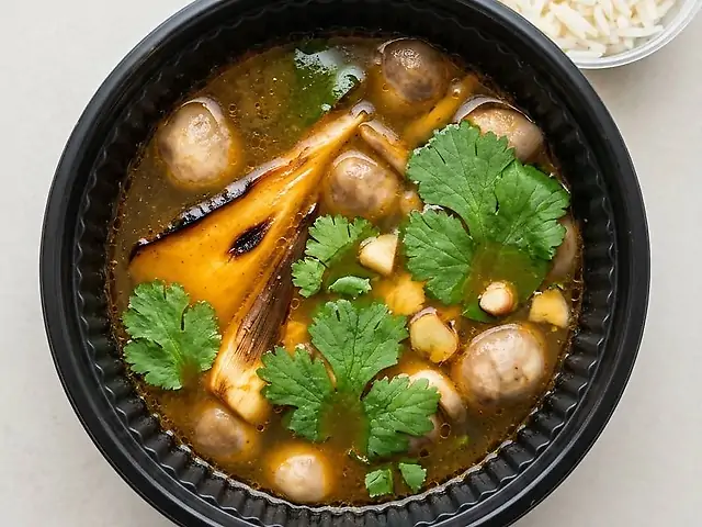 Том Ям з морепродуктами