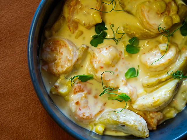 Картопля з креветками