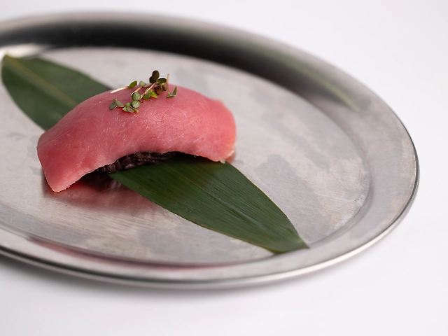 Суші з тунцем