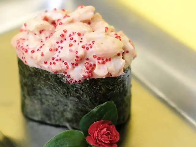 Гункан з креветкою