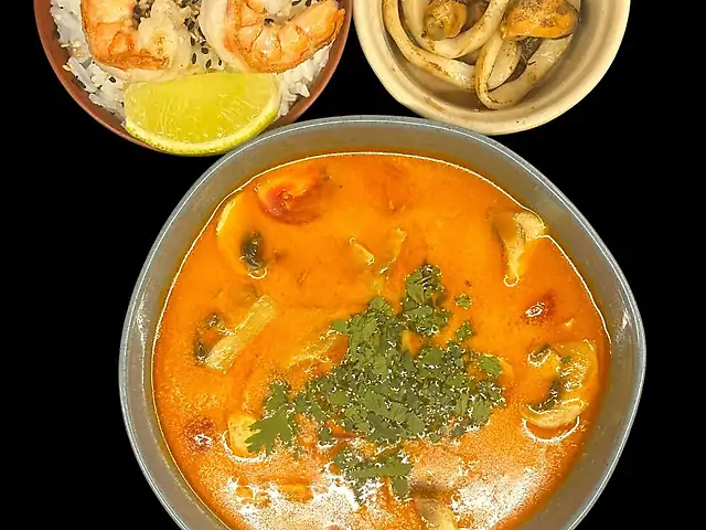 Том ям с Морепродуктами