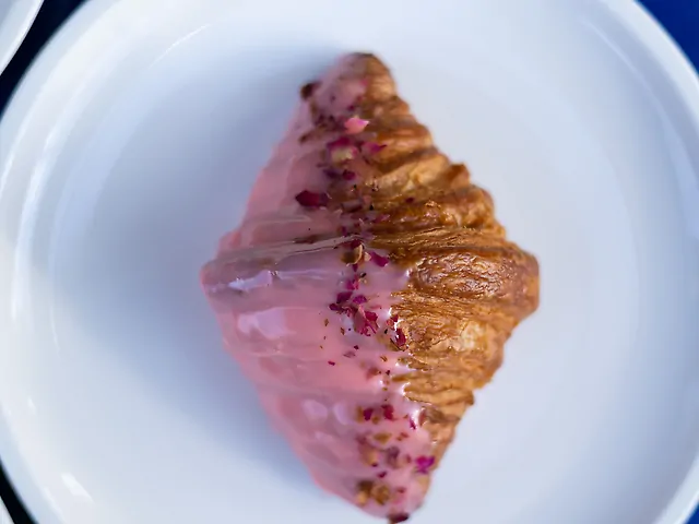 Круасан троянда