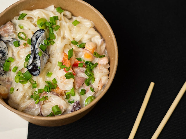 Удон з морепродуктами