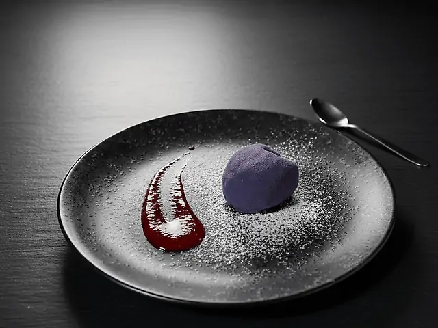 Ожинове мусове тістечко