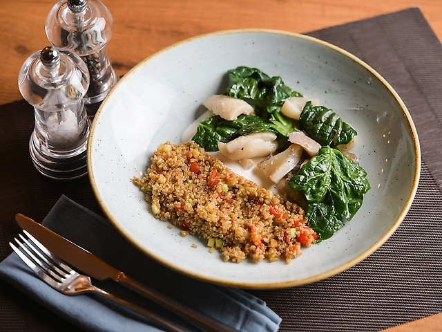 Кальмари з гливами та кіноа