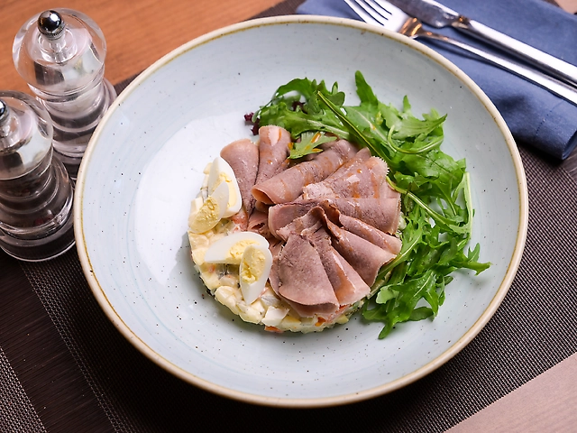 Олів'є з язиком