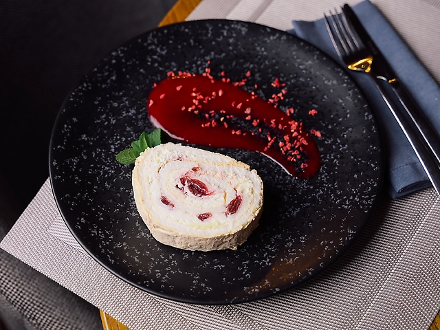 Меренговий рулет