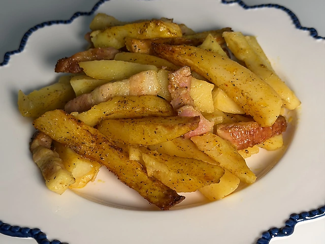 Картопля з беконом