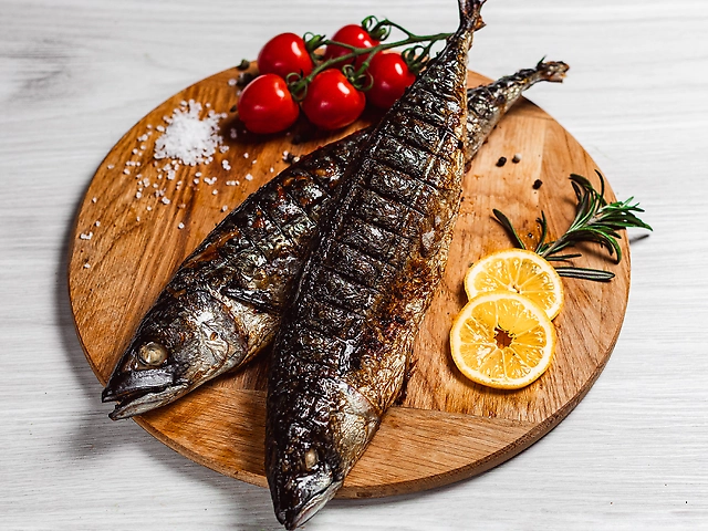 Скумбрія на мангалі