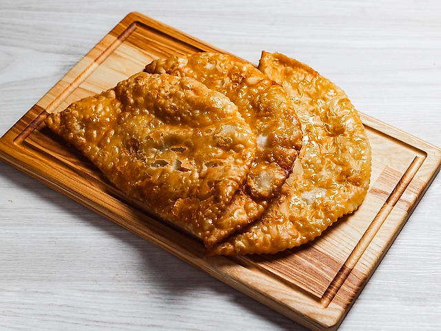 Чебурек з куркою