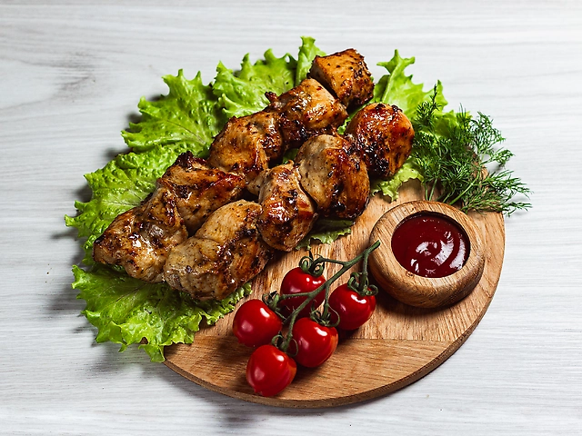 Куряче філе на мангалі