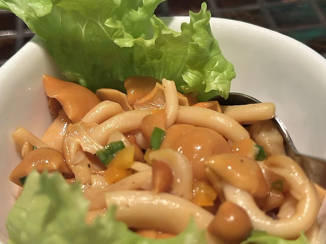 Грибочки мариновані