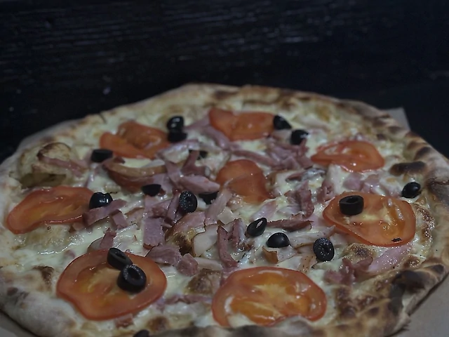 Піца Чотири м'яса