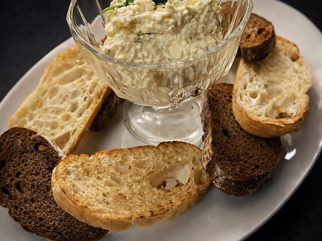 Оригінальна закуска з тостами