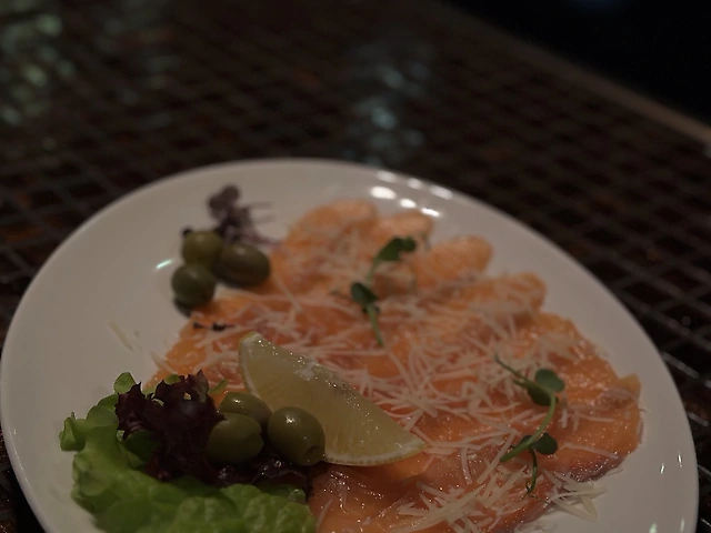 Карпачо з лососем