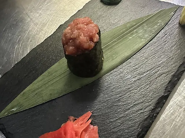 САШИМІ ТУНЕЦЬ