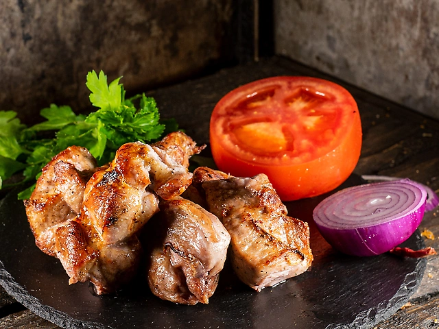 Шашлик свиняча шия