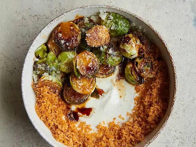 Брюссельська капуста з тунцевим соусом