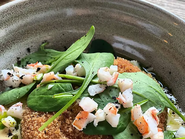 Фішкейк із судака з густим вершковим соусом