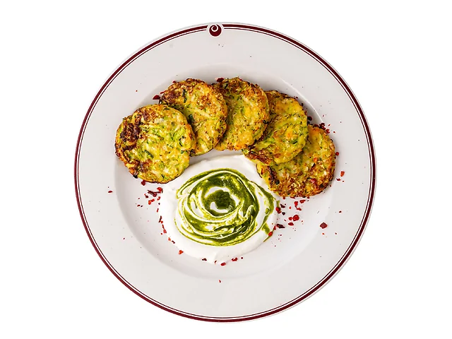 Оладки з кабачків із козячою фетою, Чай  чорний/зелений/фруктовий/трав'яний (доставляємо без води)