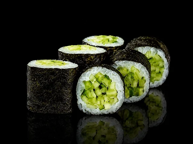 Макі з огірком