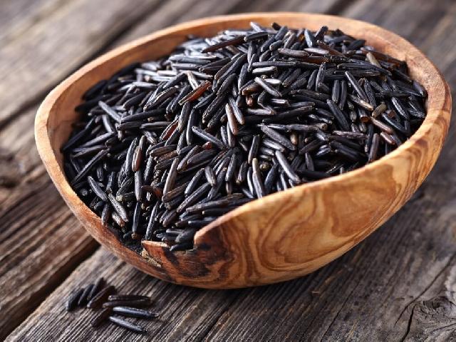 Заміна простого риса на чорний Звичайний рис можна замінити на чорний дикийдикий рис у будь-який рол на ваше бажаня