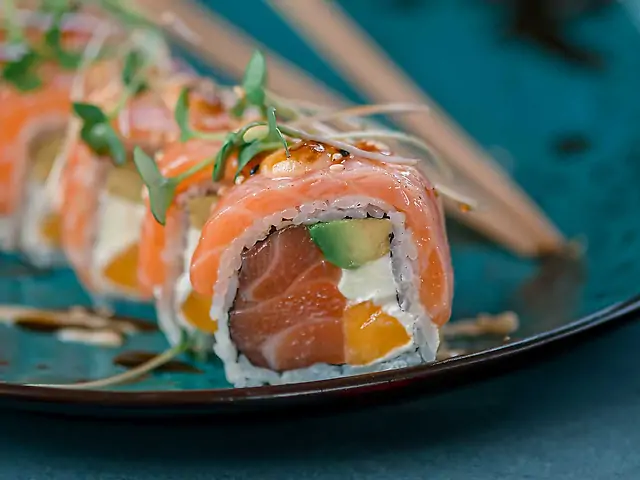 Vip рол Luxury salmon