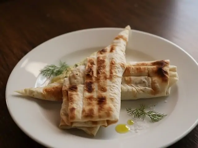 Лаваш сулугуні