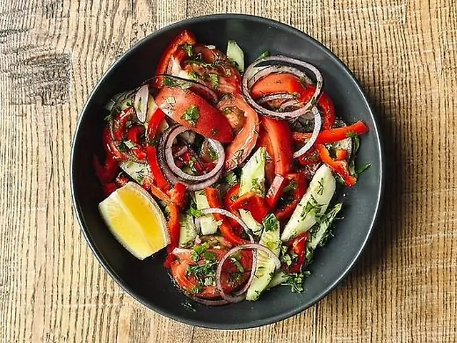 Чобан з ароматным смаженим маслом та лимоном