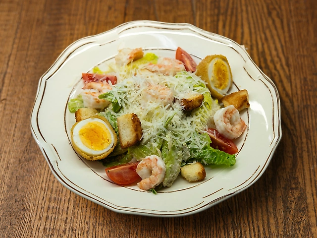 Салат Цезар з тигровою креветкою