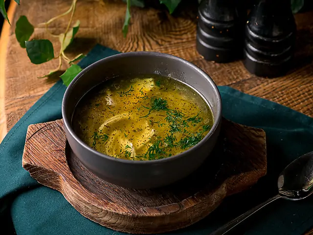 Курячий бульйон с вермішеллю