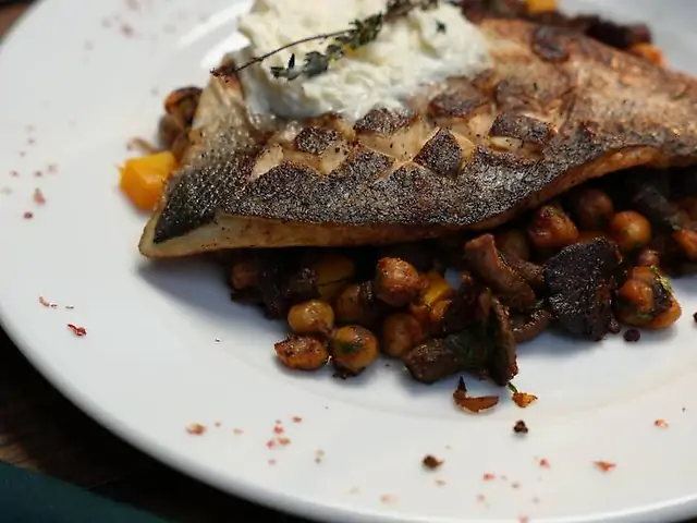 Філе сібаса з соусом Беур блан