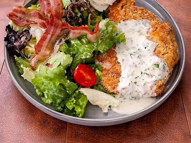 Шкмерулі ( половинка курчати табака  на грилі з часником та картоплею по- селянски)