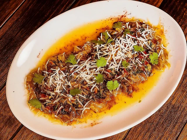 Баклажан з вугілля в пряній глазурі з італійським акцентом