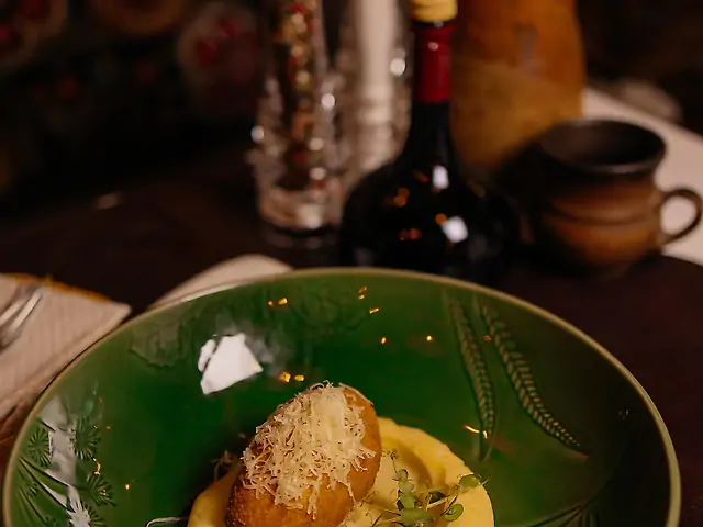 Котлета по-київськи з пюре