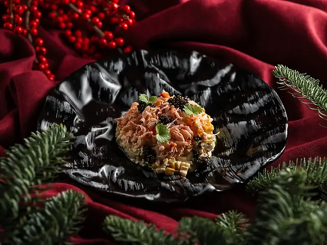 Салат з крабом та раковими шийками