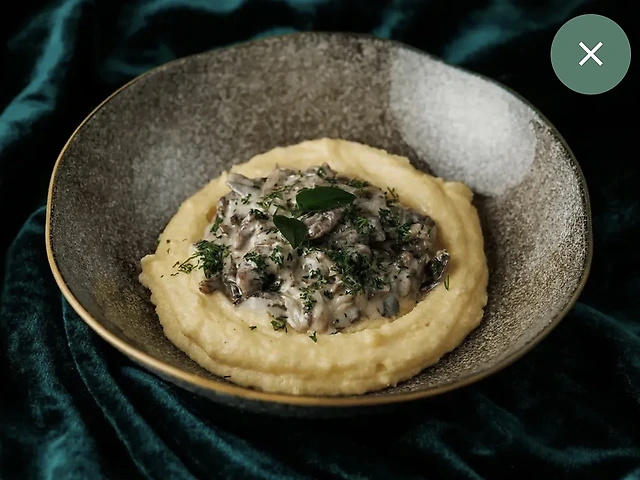 Полента з яловичиною та грибами