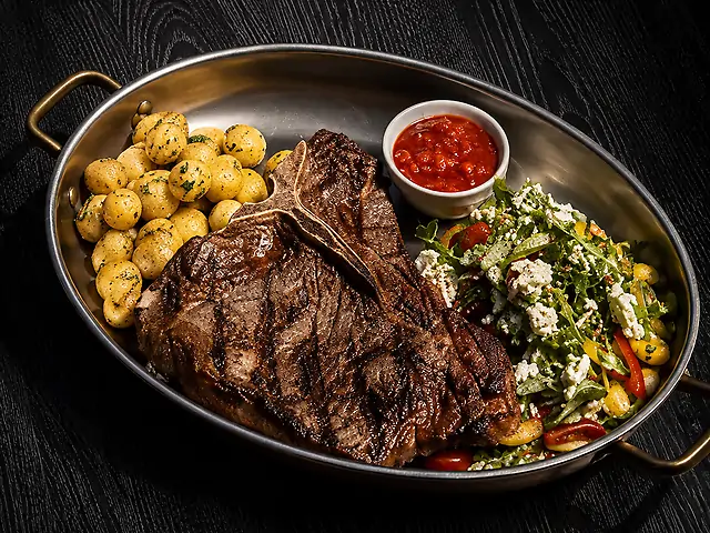 Стейк T-Bone Premium з картоплею та пітою