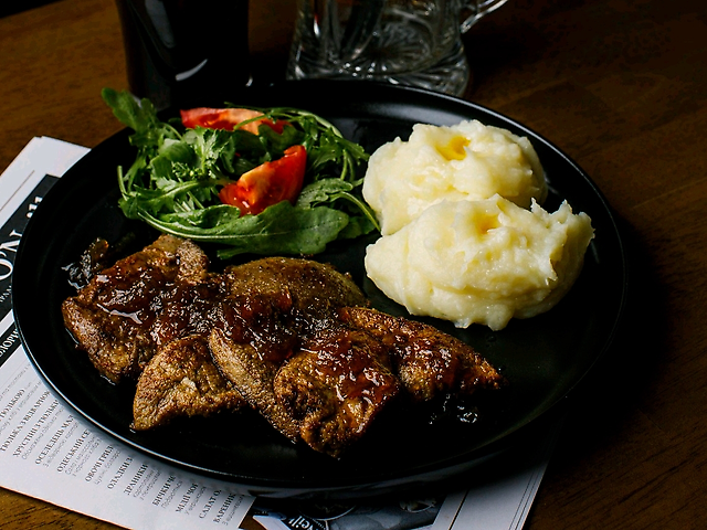 Обсмажена теляча печінка