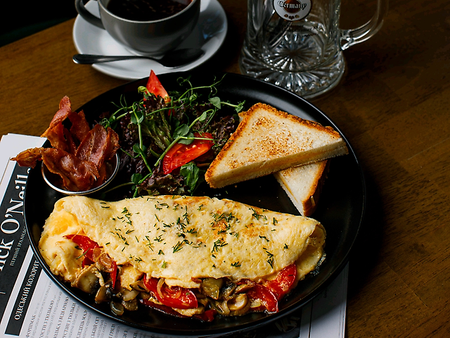 Омлет з беконом