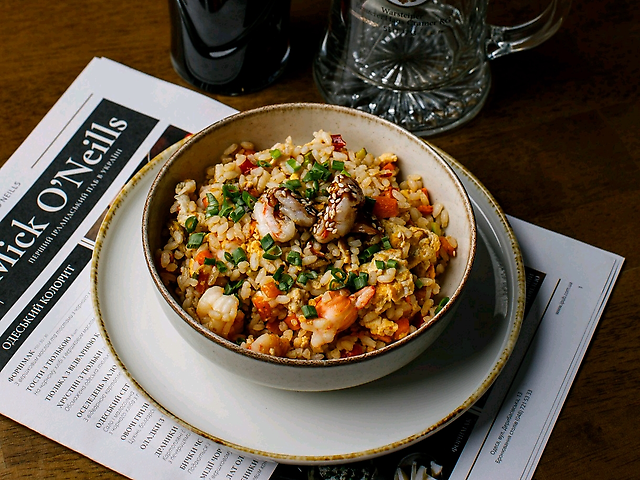 Рис з креветками та овочами