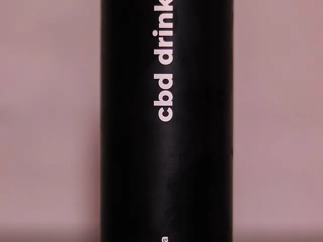CBD DRINK: COLA